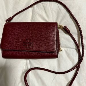 Tory Burch limited edition pebble crossbody in port wine